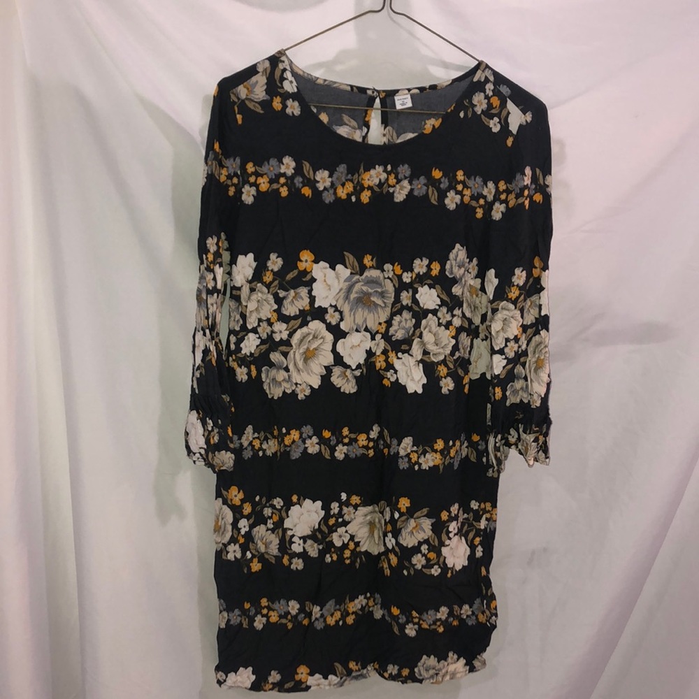 5 for $10 Ladies Old Navy dress Size M